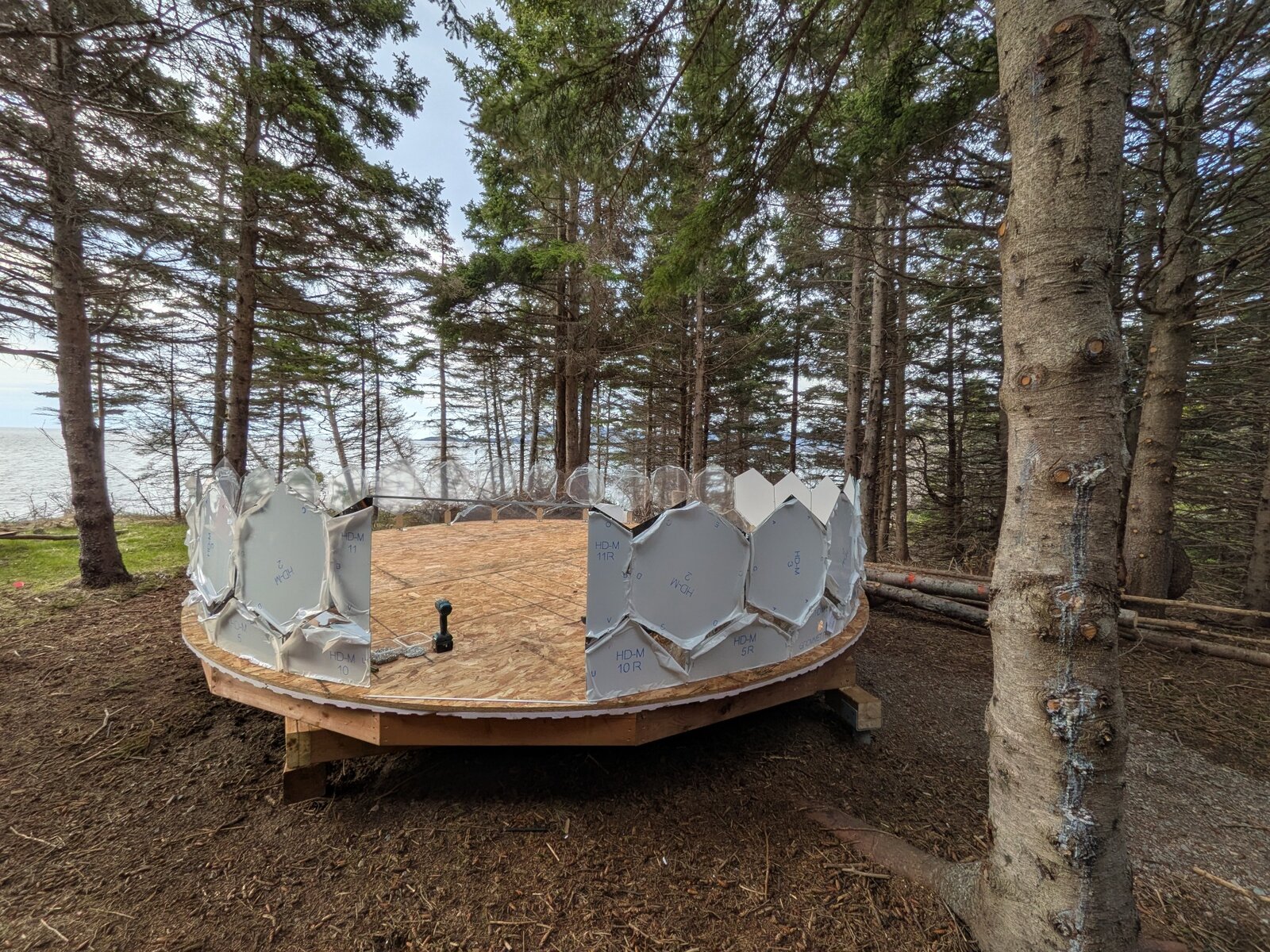 Geodesic dome construction on its prepared structural platform